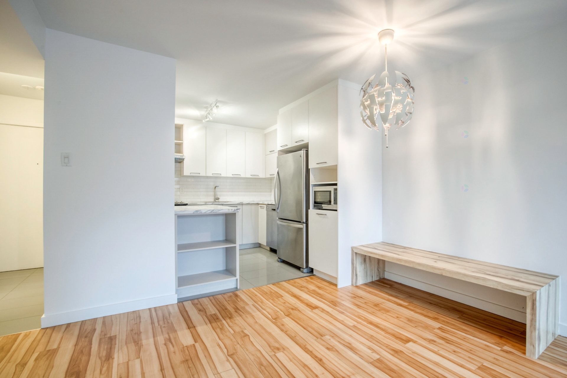 









1825


Rue Dunant

, 301,
Saint-Bruno-de-Montarville,




QC
J3V2Y3

