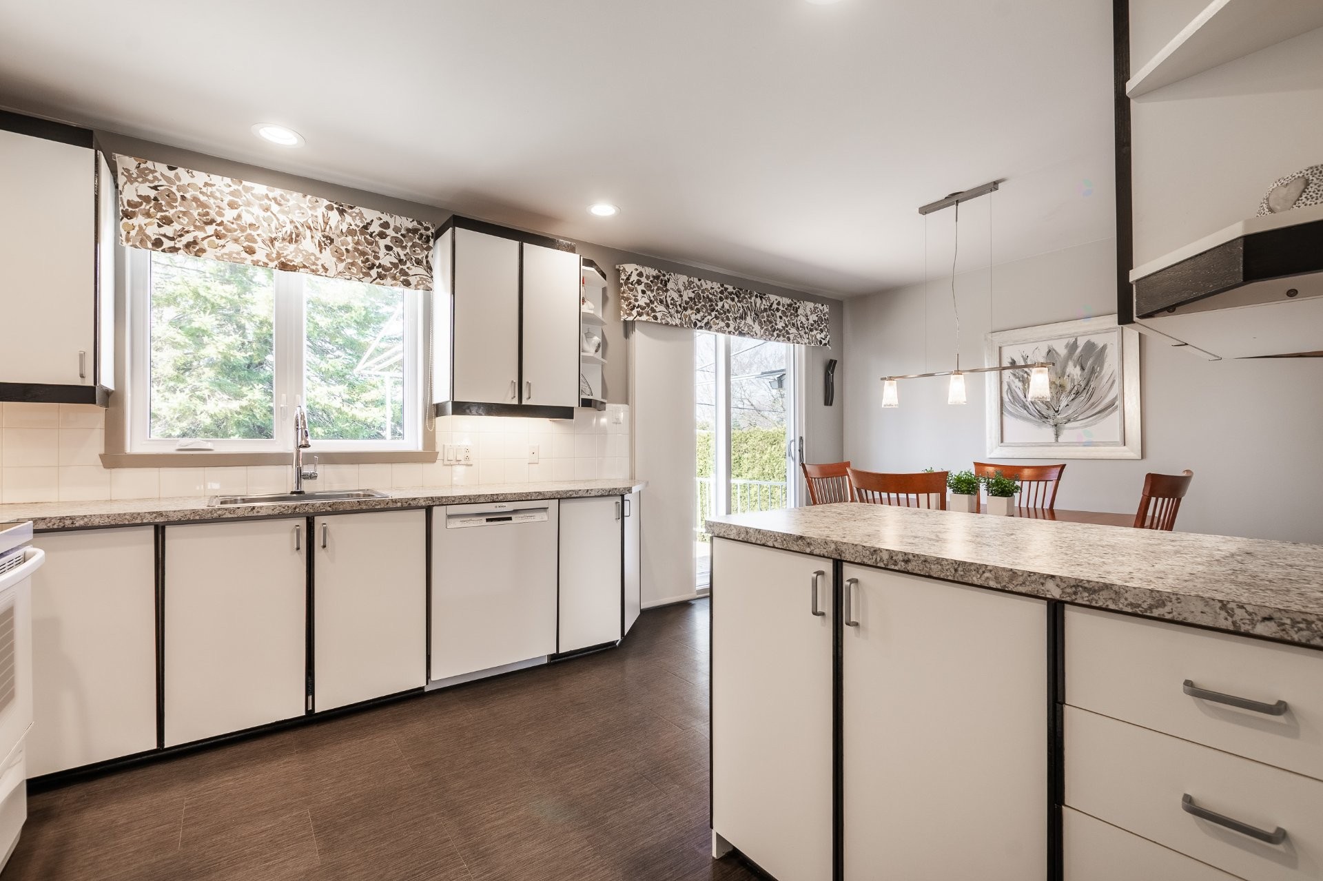 









1713


Rue Loyseau

,
Saint-Bruno-de-Montarville,




QC
J3V2X2

