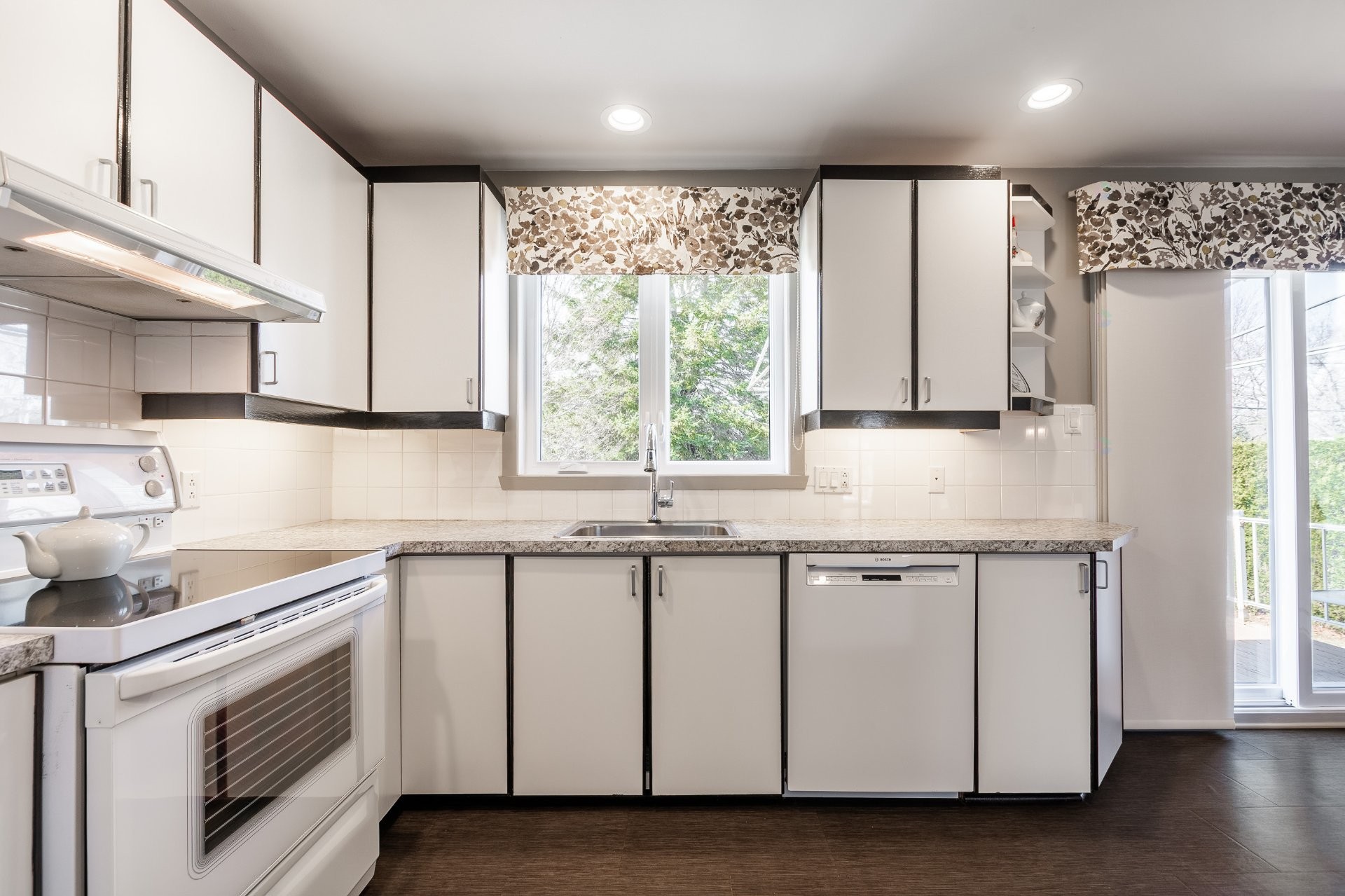 









1713


Rue Loyseau

,
Saint-Bruno-de-Montarville,




QC
J3V2X2

