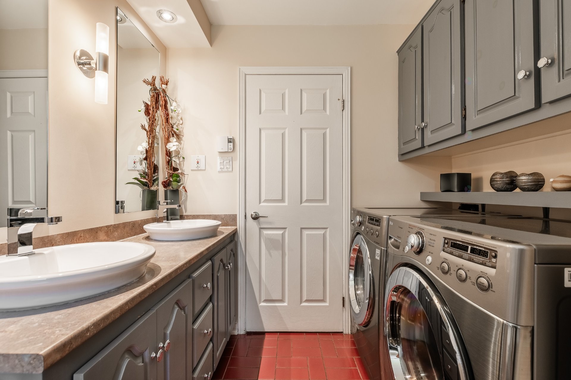 









1713


Rue Loyseau

,
Saint-Bruno-de-Montarville,




QC
J3V2X2

