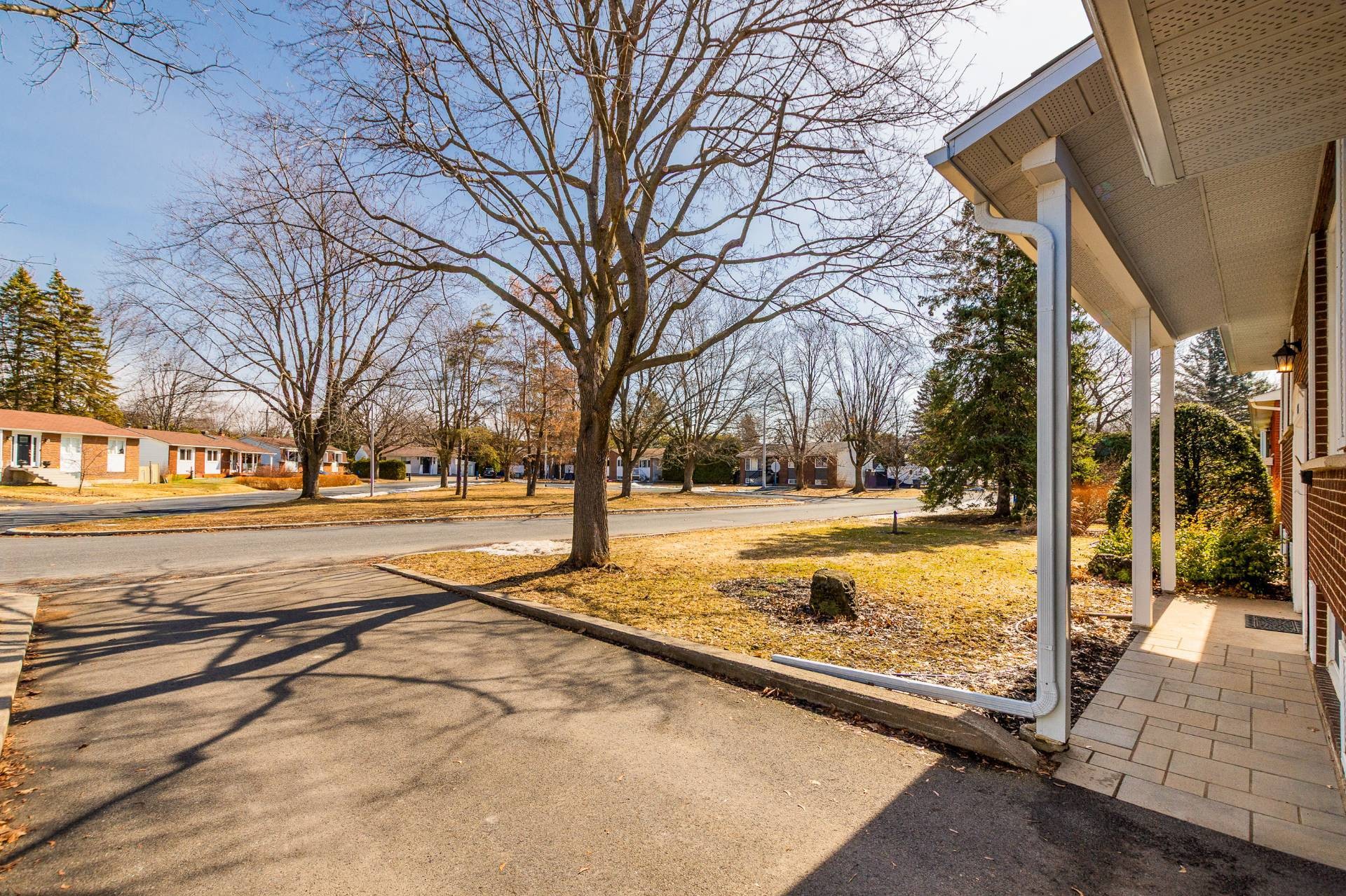 









1713


Rue Loyseau

,
Saint-Bruno-de-Montarville,




QC
J3V2X2

