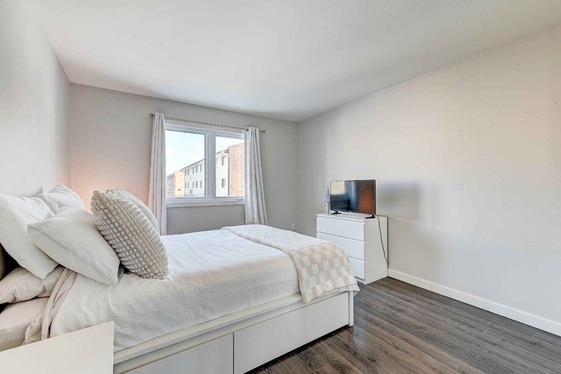 









839


Rue Fabre

, 301,
Longueuil (Le Vieux-Longueuil),




QC
J4J4X6


