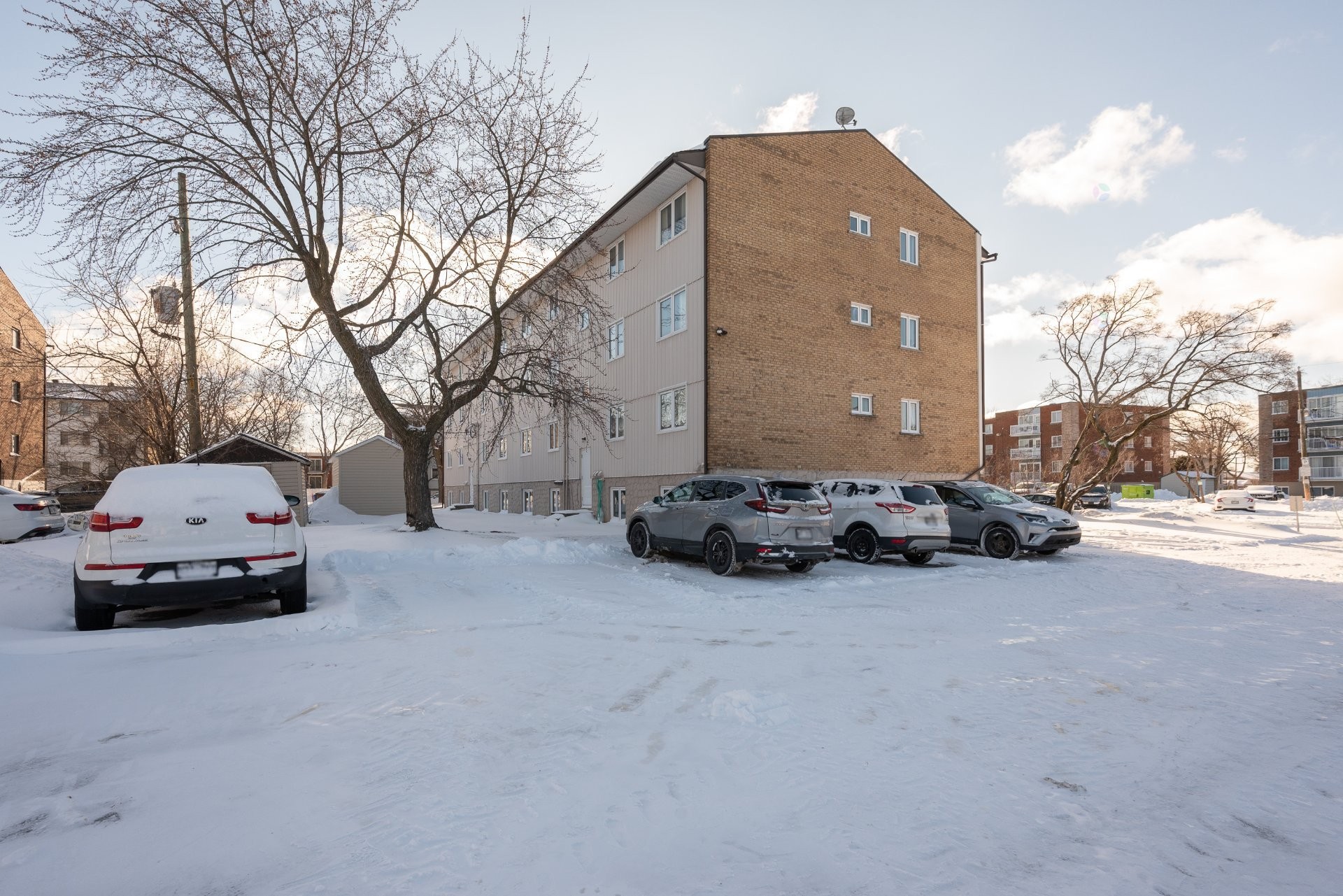 









839


Rue Fabre

, 301,
Longueuil (Le Vieux-Longueuil),




QC
J4J4X6

