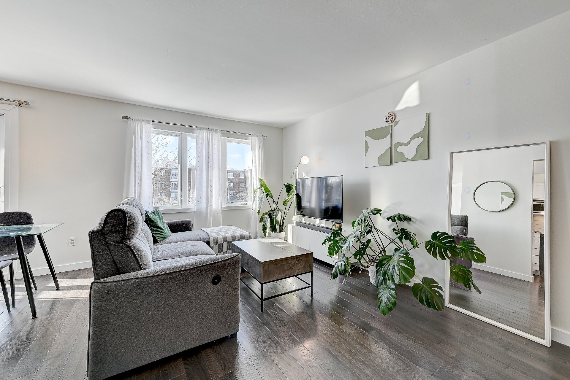 









839


Rue Fabre

, 301,
Longueuil (Le Vieux-Longueuil),




QC
J4J4X6

