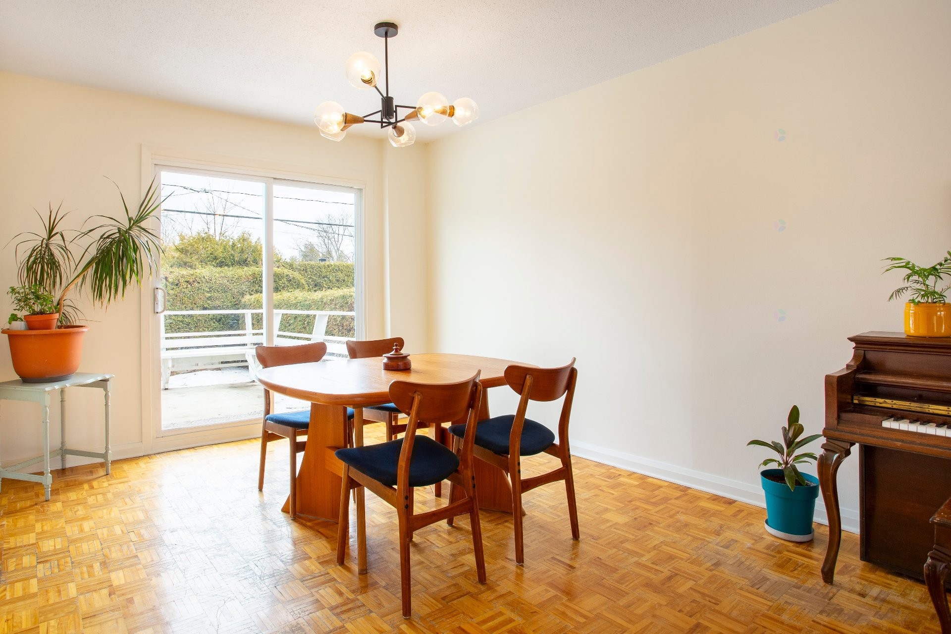 









552


Rue Foran

,
Gatineau (Aylmer),




QC
J9H5M2

