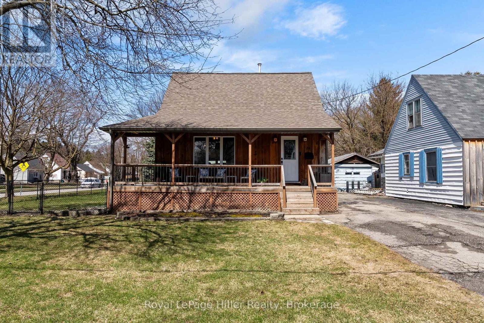 












34 ARDEN PARK

,
Stratford,




Ontario
N5A3E3

