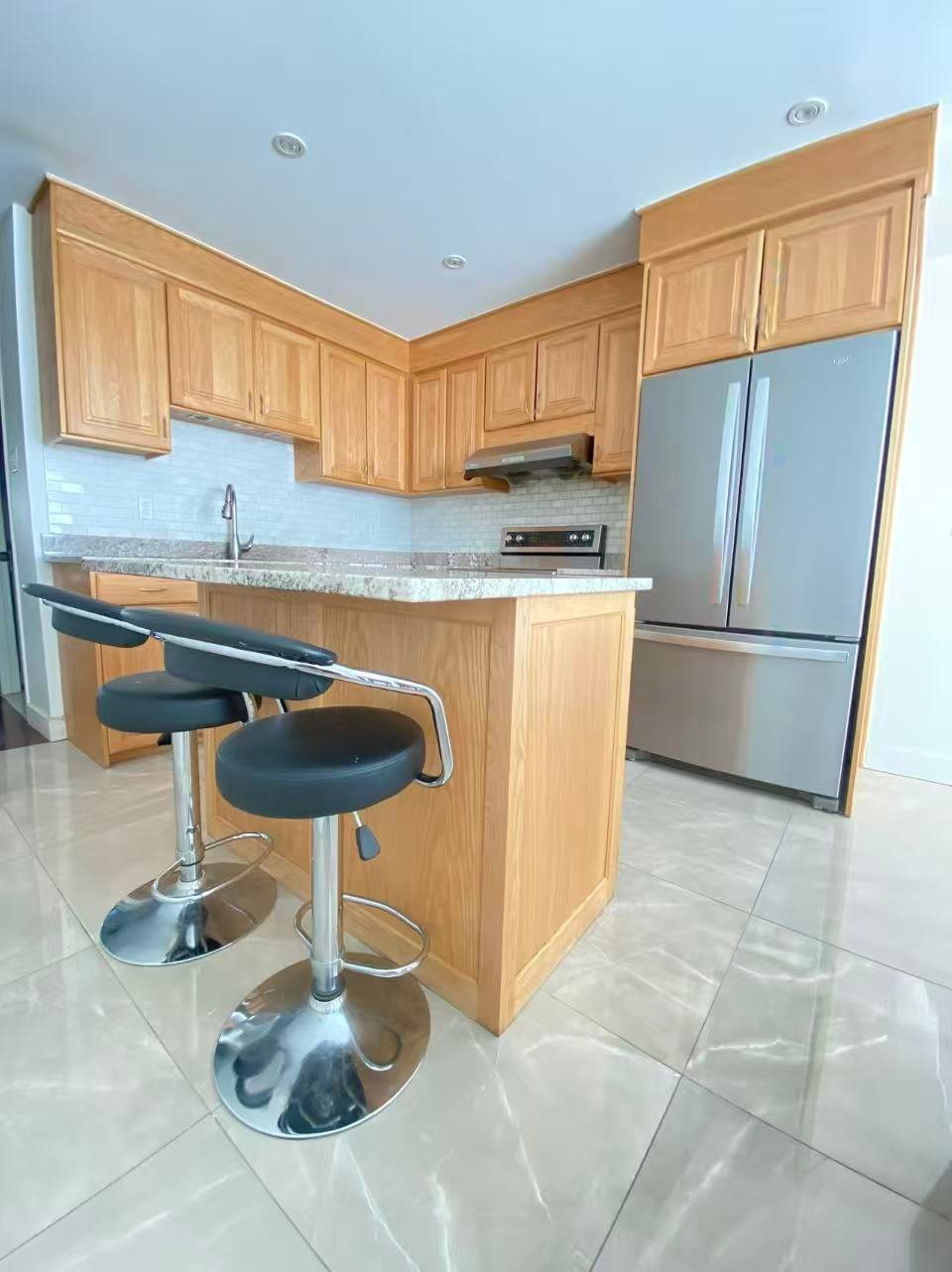 









590


Av. de Cherbourg

,
Laval (Chomedey),




QC
H7W4V6

