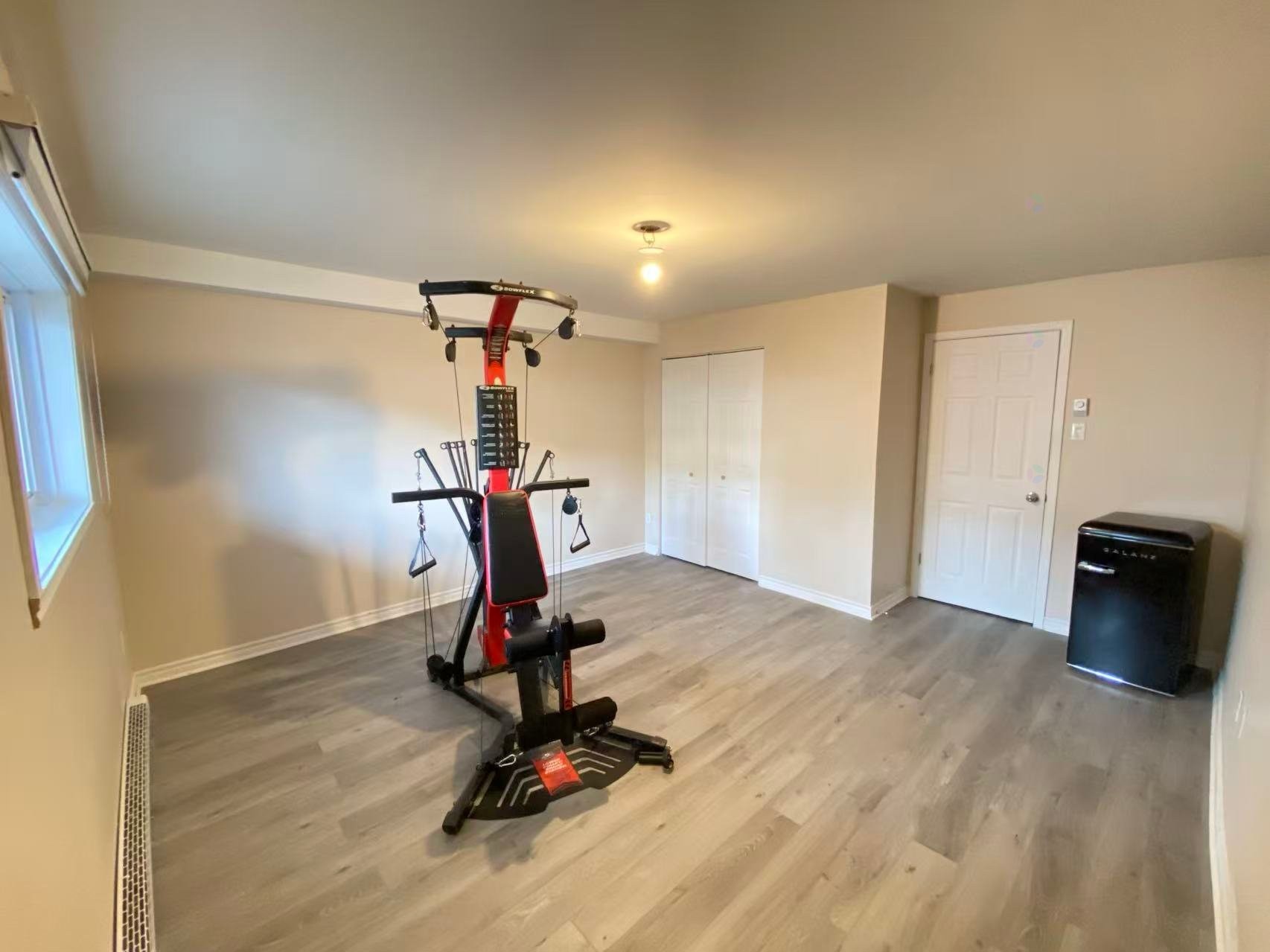 









590


Av. de Cherbourg

,
Laval (Chomedey),




QC
H7W4V6

