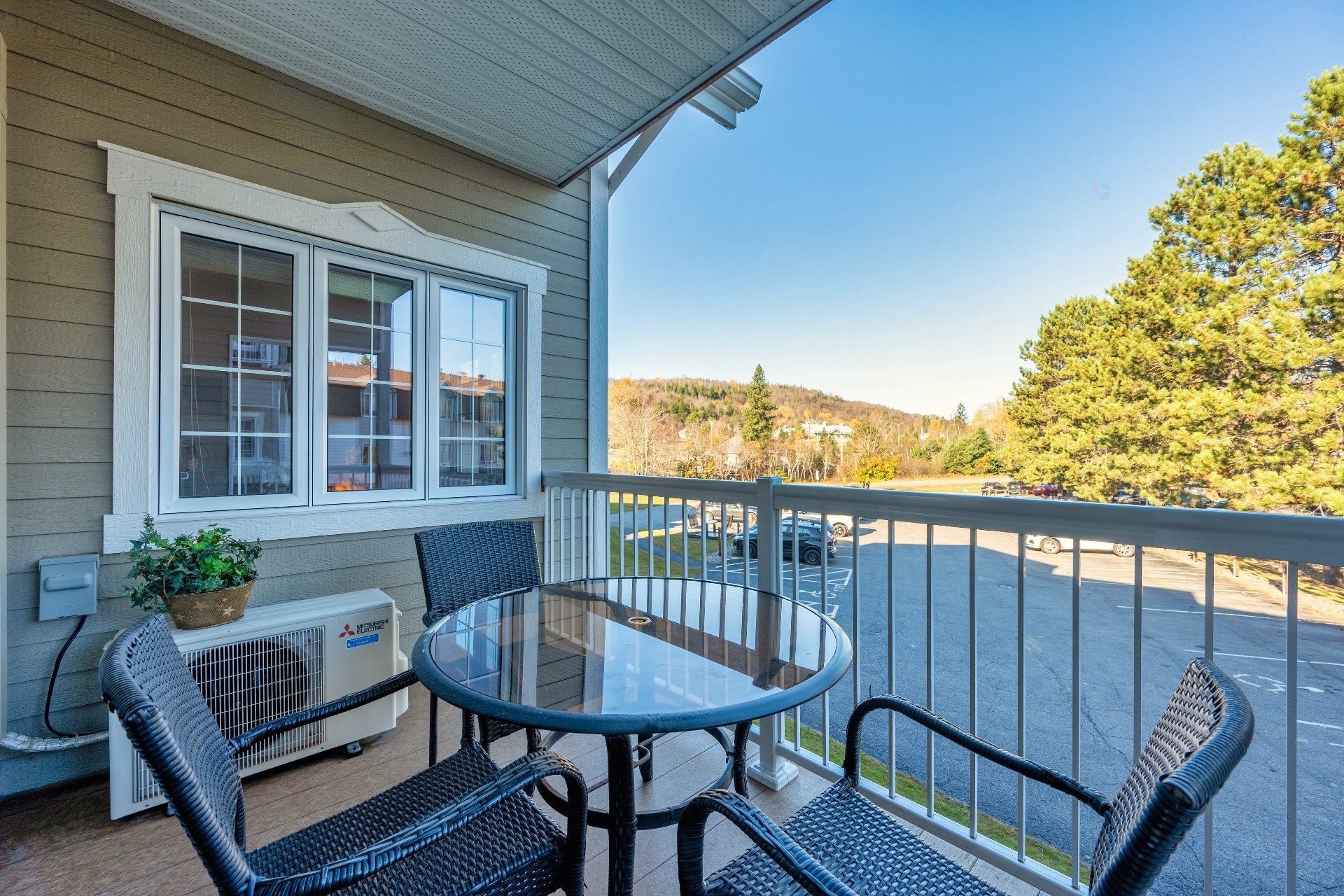









1440


Rue Deguire

, 205,
Mont-Tremblant,




QC
J8E3C4

