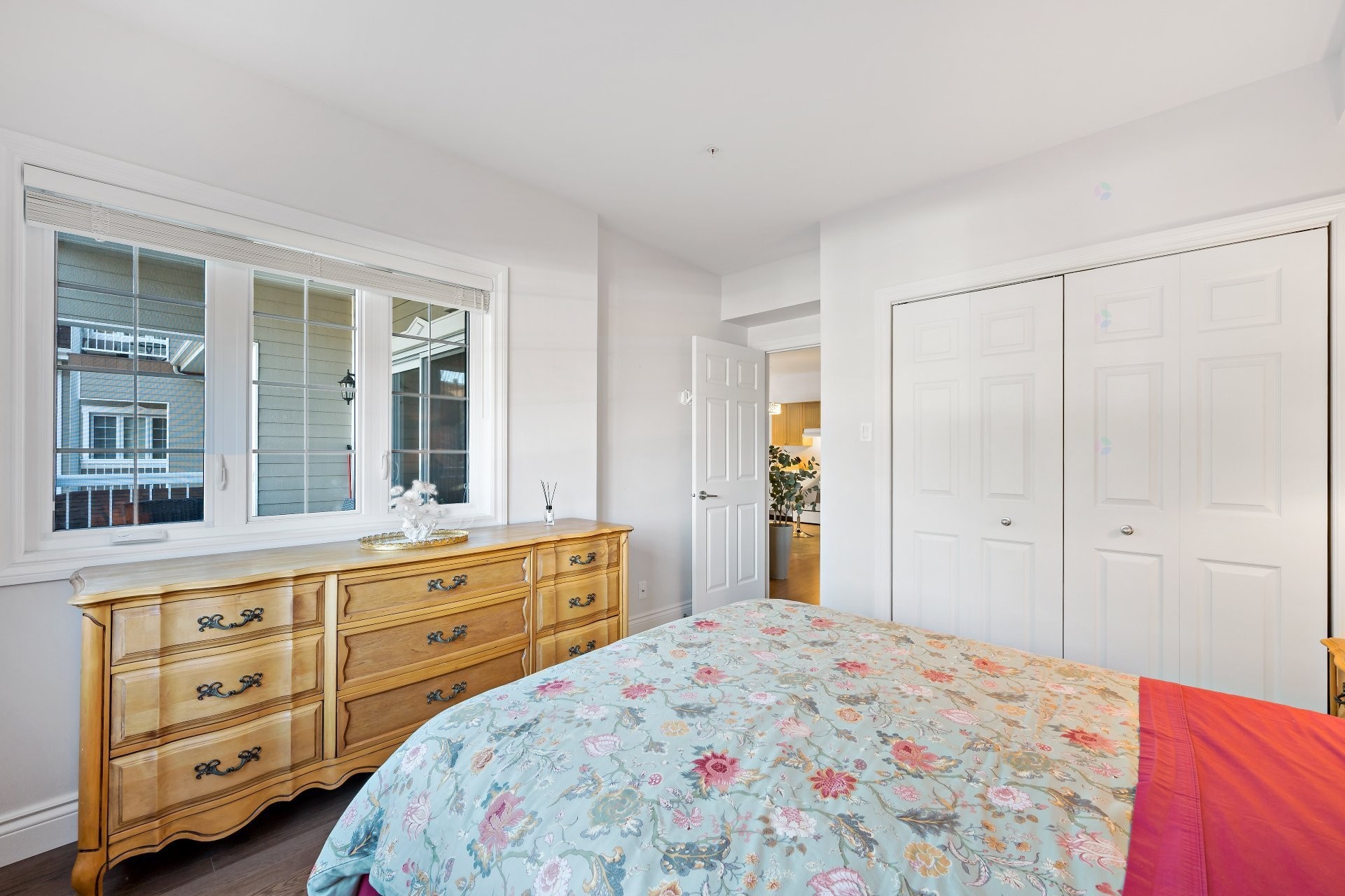 









1440


Rue Deguire

, 205,
Mont-Tremblant,




QC
J8E3C4

