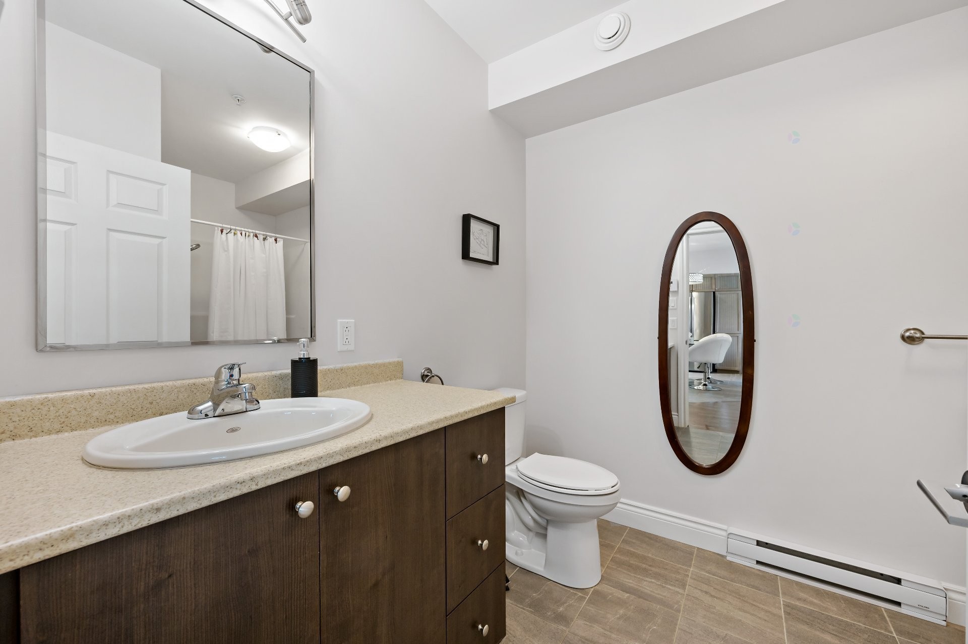 









1440


Rue Deguire

, 205,
Mont-Tremblant,




QC
J8E3C4

