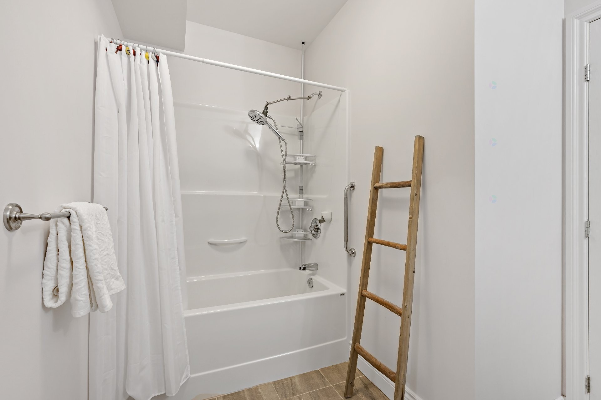 









1440


Rue Deguire

, 205,
Mont-Tremblant,




QC
J8E3C4

