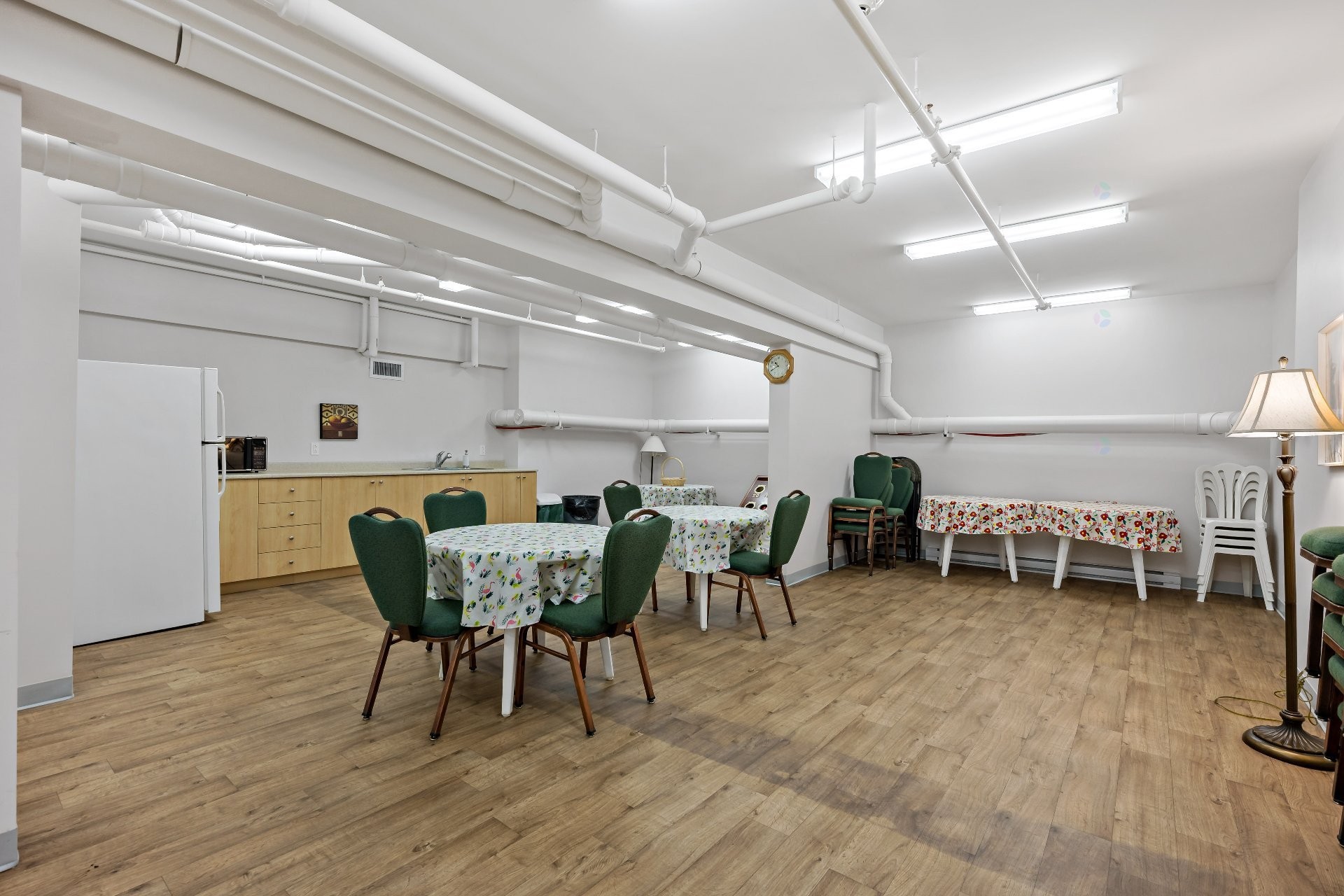 









1440


Rue Deguire

, 205,
Mont-Tremblant,




QC
J8E3C4

