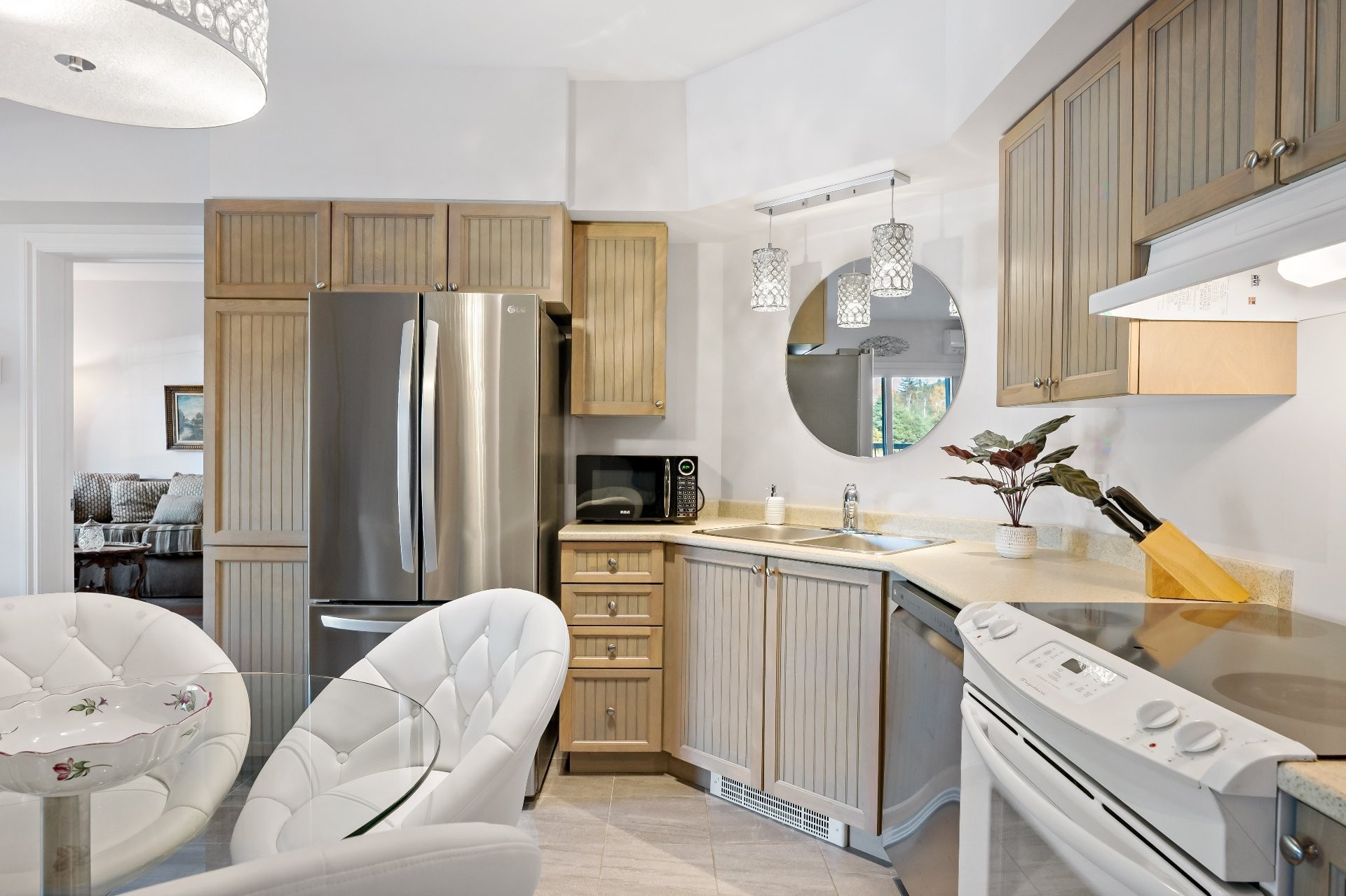 









1440


Rue Deguire

, 205,
Mont-Tremblant,




QC
J8E3C4

