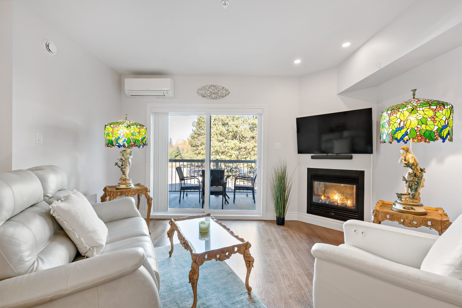 









1440


Rue Deguire

, 205,
Mont-Tremblant,




QC
J8E3C4

