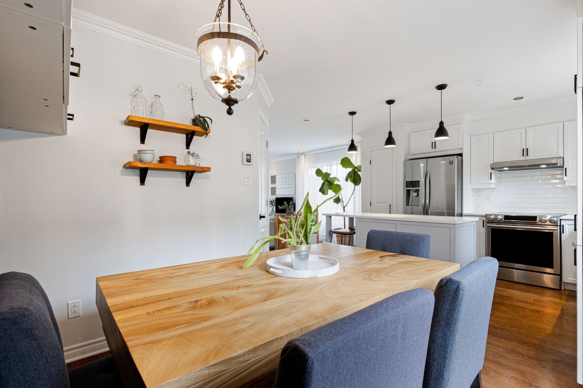 









2323


Rue Toscane

,
Longueuil (Le Vieux-Longueuil),




QC
J4N0B4

