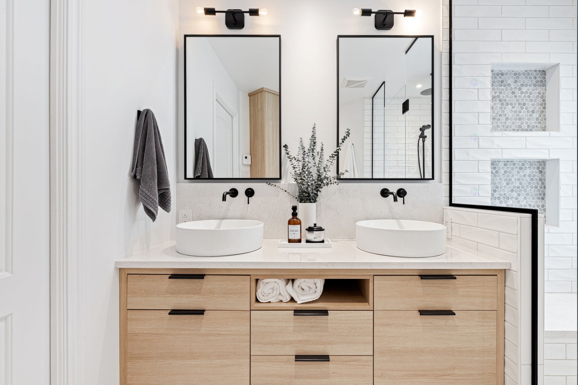 









2323


Rue Toscane

,
Longueuil (Le Vieux-Longueuil),




QC
J4N0B4

