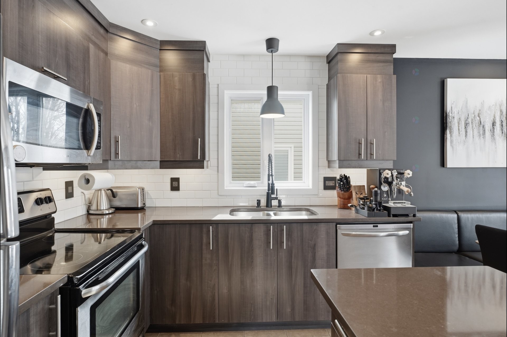 









128


Rue de la Lobo

,
Gatineau (Aylmer),




QC
J9J1K6

