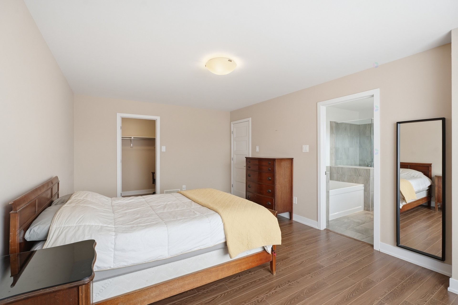 









128


Rue de la Lobo

,
Gatineau (Aylmer),




QC
J9J1K6

