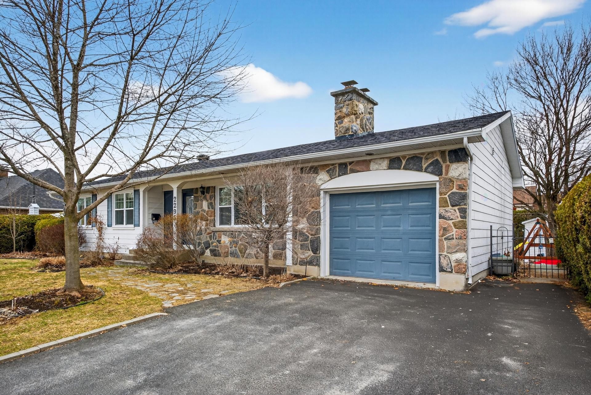 









2295


Rue O'neil

,
Sherbrooke (Les Nations),




QC
J1J1M4

