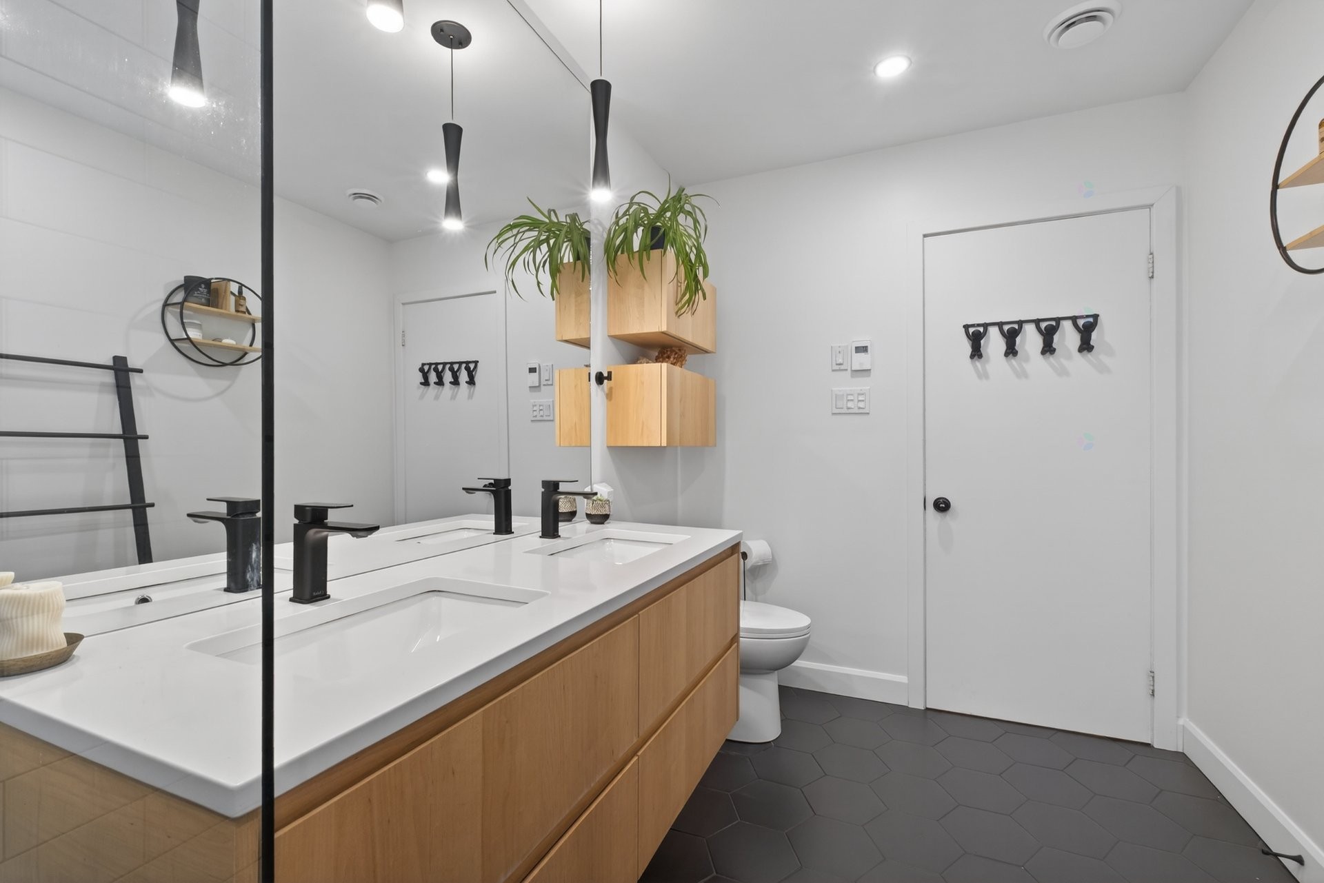 









2295


Rue O'neil

,
Sherbrooke (Les Nations),




QC
J1J1M4

