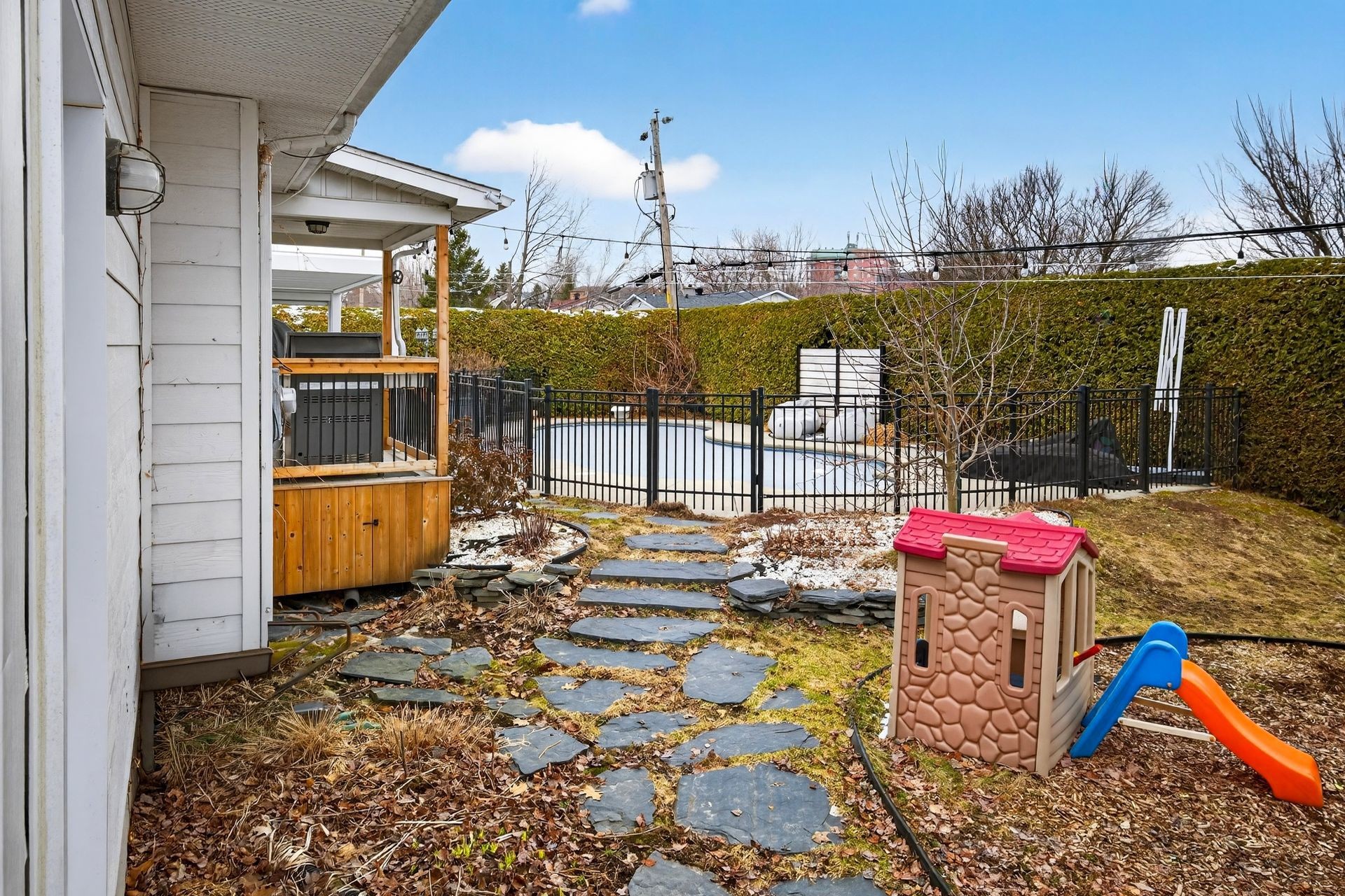 









2295


Rue O'neil

,
Sherbrooke (Les Nations),




QC
J1J1M4

