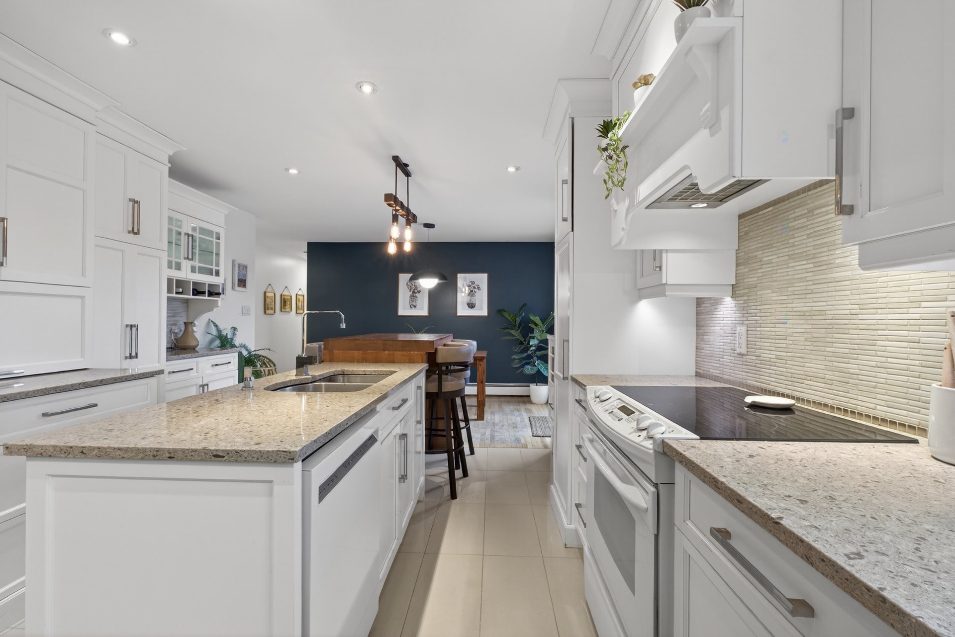









2295


Rue O'neil

,
Sherbrooke (Les Nations),




QC
J1J1M4

