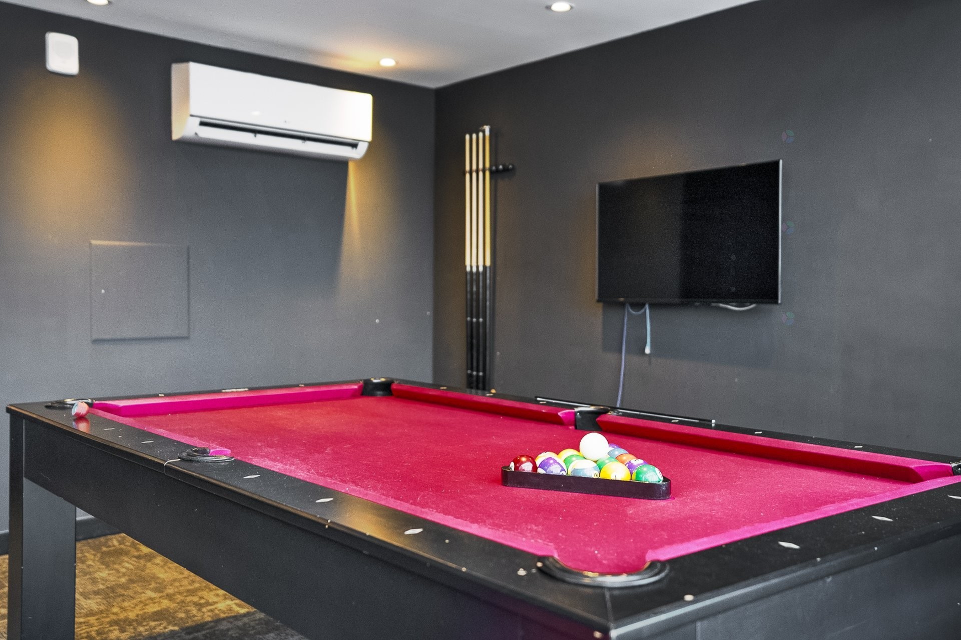 









360


Rue Mayor

, 1704,
Montréal (Ville-Marie),




QC
H3A0J4

