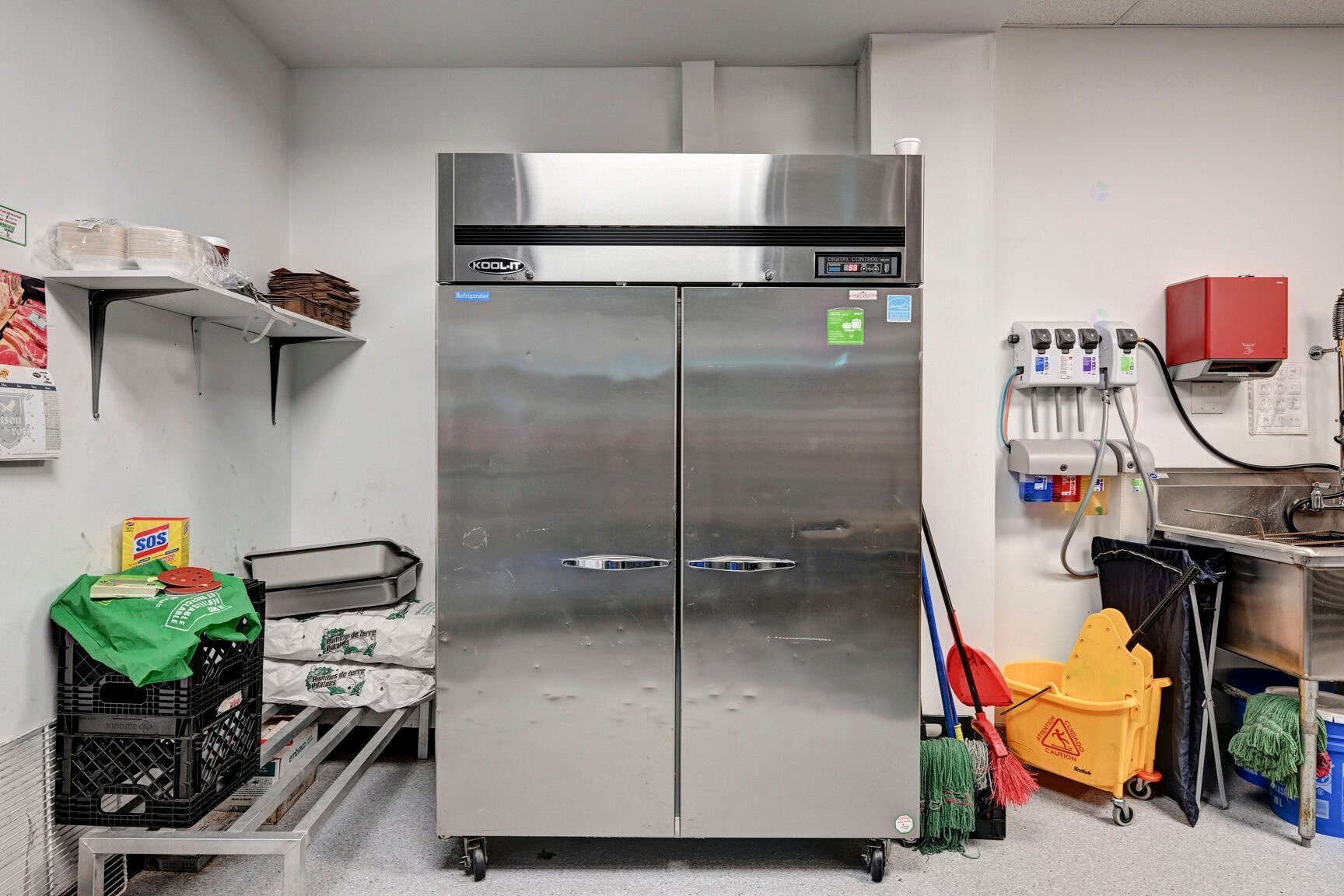 









1332


Rue Fleury E.

,
Montréal (Ahuntsic-Cartierville),




QC
H2C1R3

