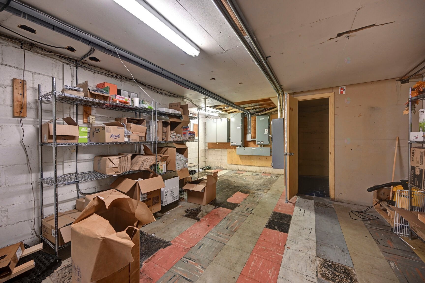 









1332


Rue Fleury E.

,
Montréal (Ahuntsic-Cartierville),




QC
H2C1R3

