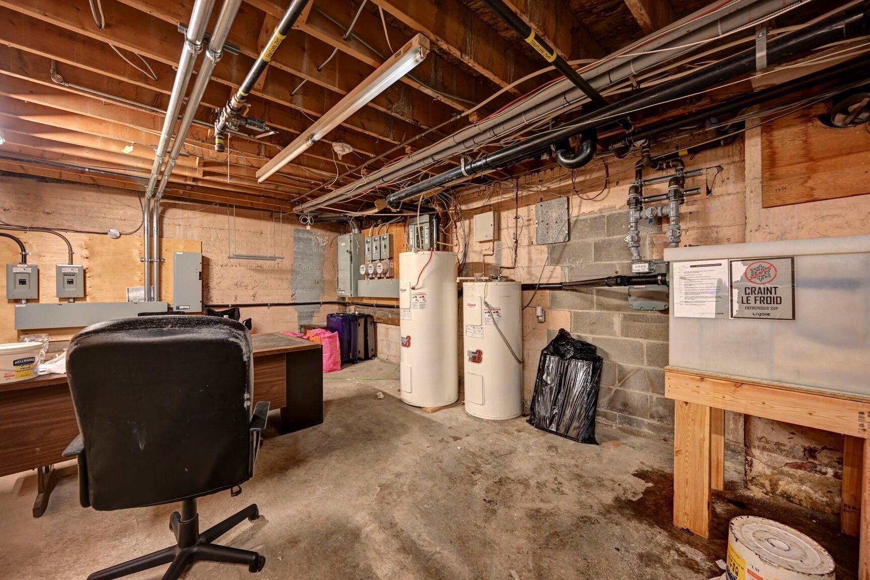 









1332


Rue Fleury E.

,
Montréal (Ahuntsic-Cartierville),




QC
H2C1R3

