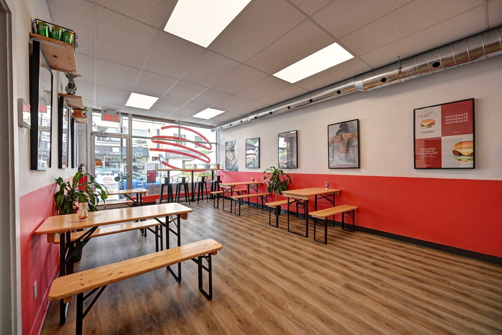 









1332


Rue Fleury E.

,
Montréal (Ahuntsic-Cartierville),




QC
H2C1R3

