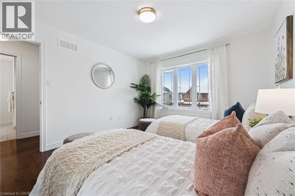 












130 COOPERSHAWK Street

,
Kitchener,




Ontario
N2K4J3

