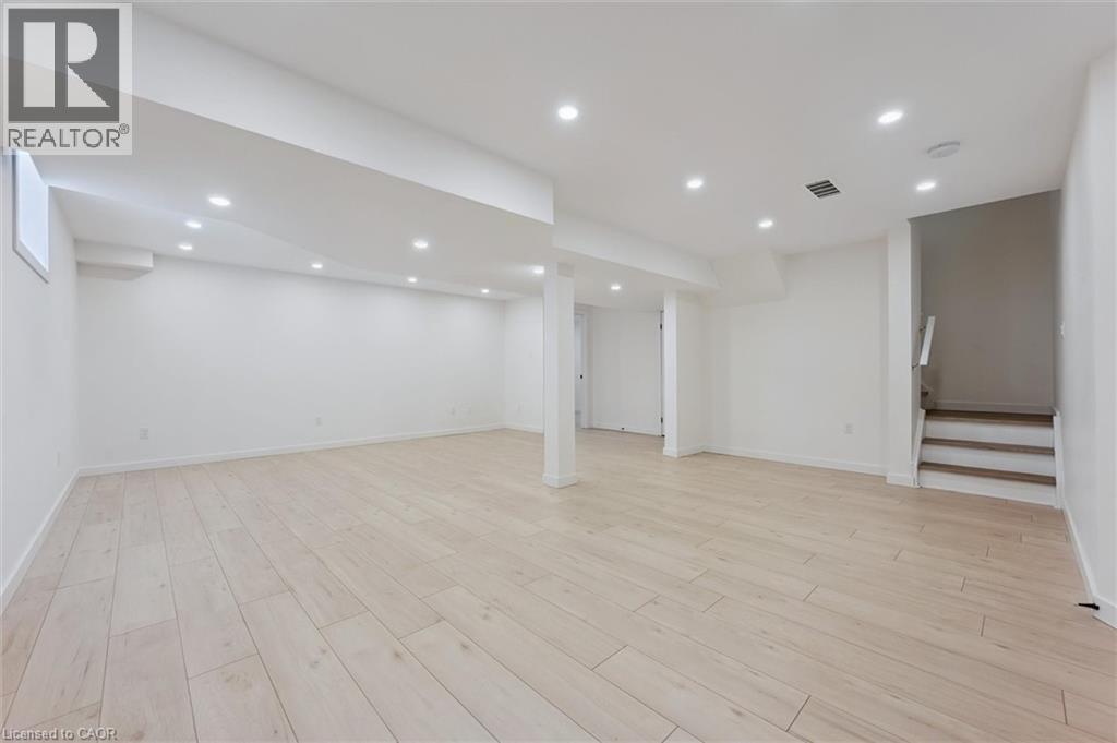 












130 COOPERSHAWK Street

,
Kitchener,




Ontario
N2K4J3

