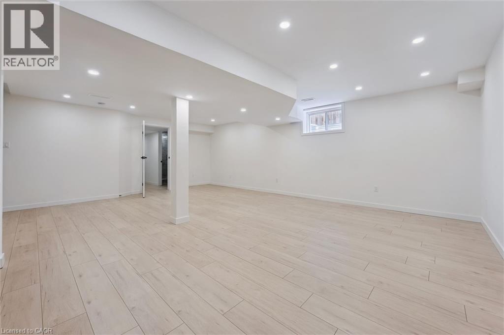 












130 COOPERSHAWK Street

,
Kitchener,




Ontario
N2K4J3

