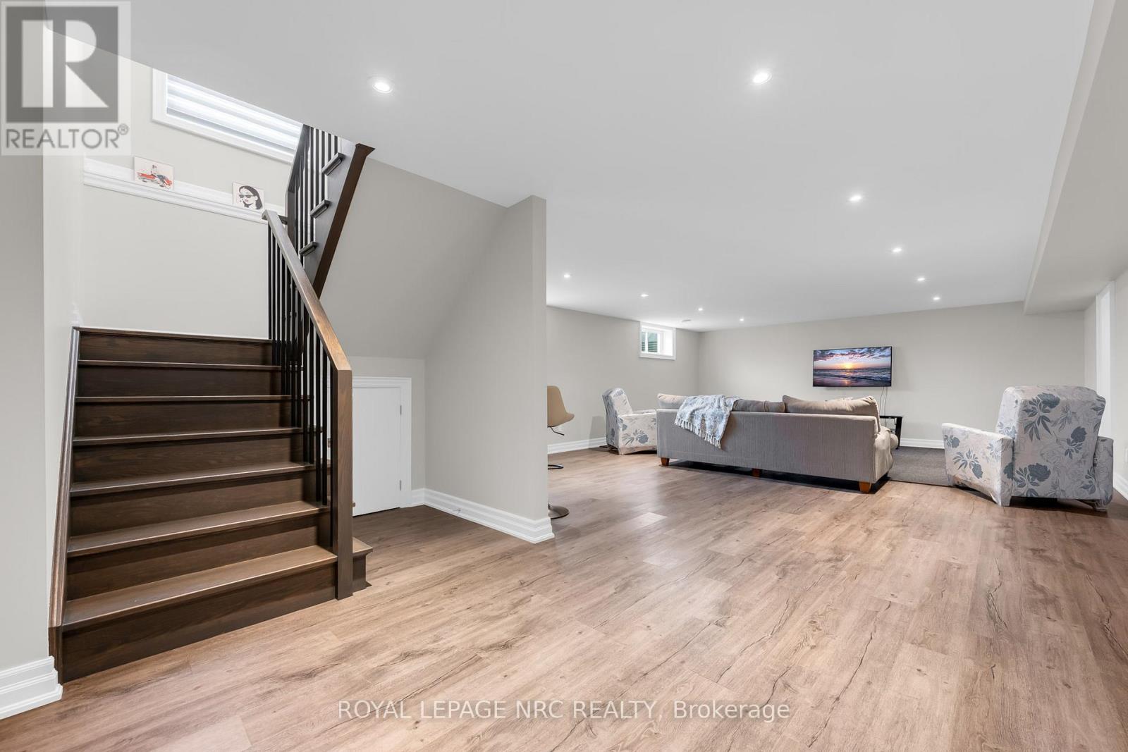 












2 MCFARLAND STREET

,
Thorold (Hurricane/Merrittville),




Ontario
L2V0J2


