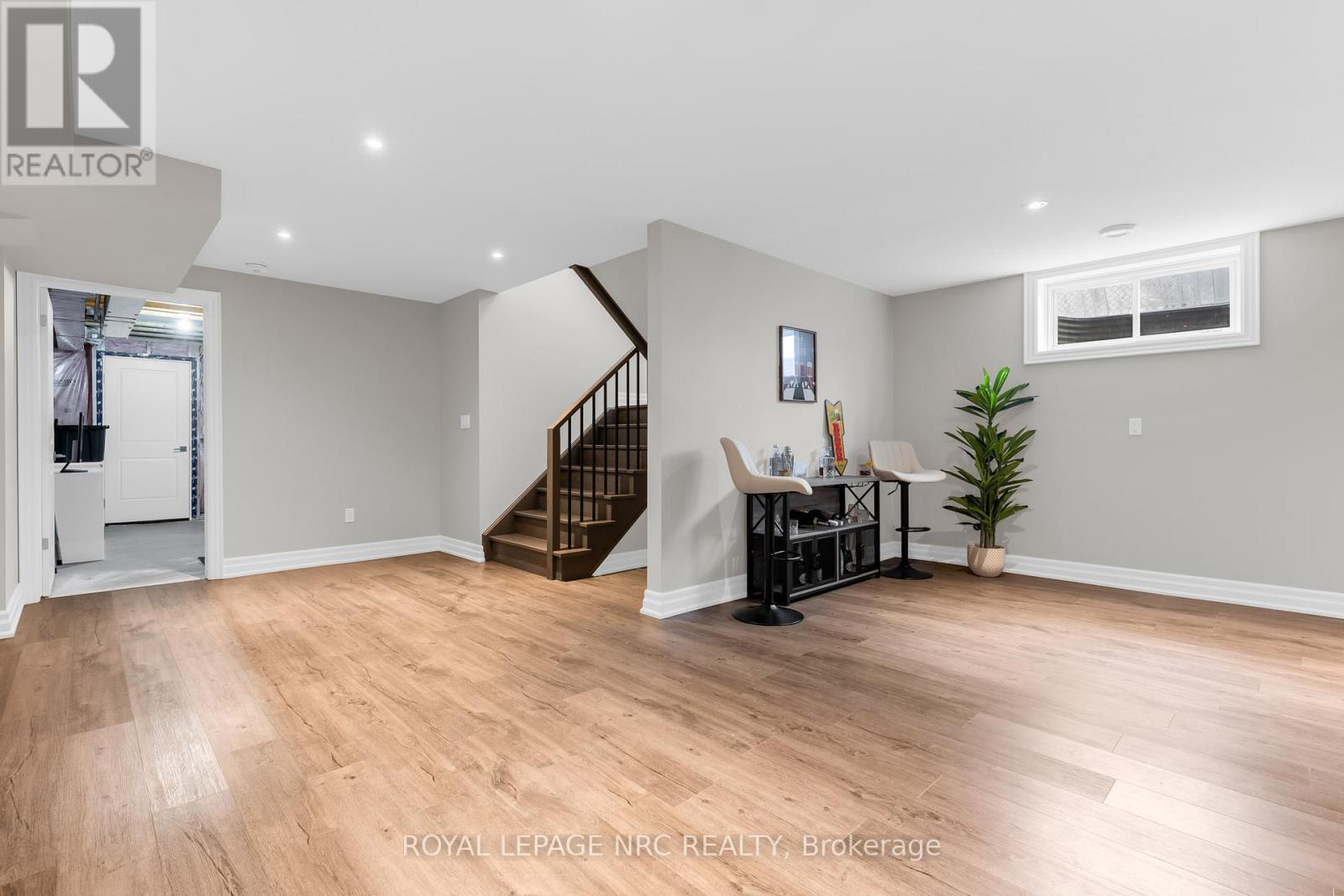












2 MCFARLAND STREET

,
Thorold (Hurricane/Merrittville),




Ontario
L2V0J2

