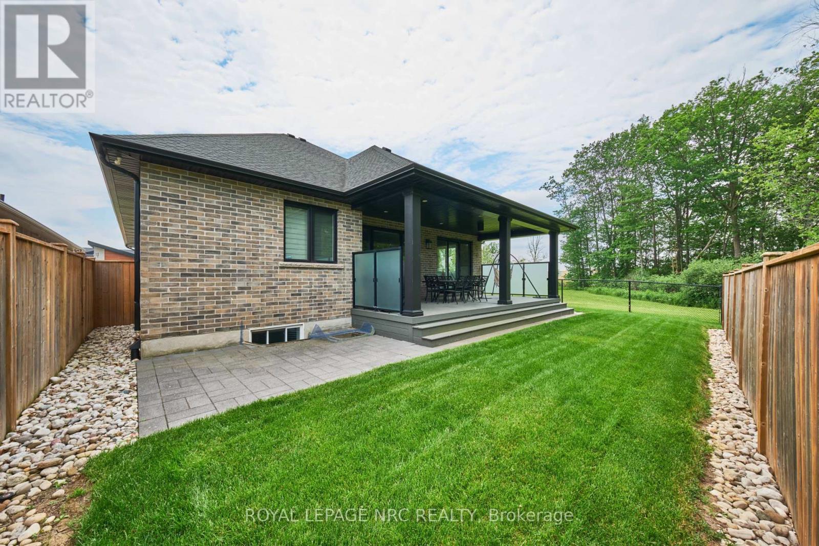 












2 MCFARLAND STREET

,
Thorold (Hurricane/Merrittville),




Ontario
L2V0J2


