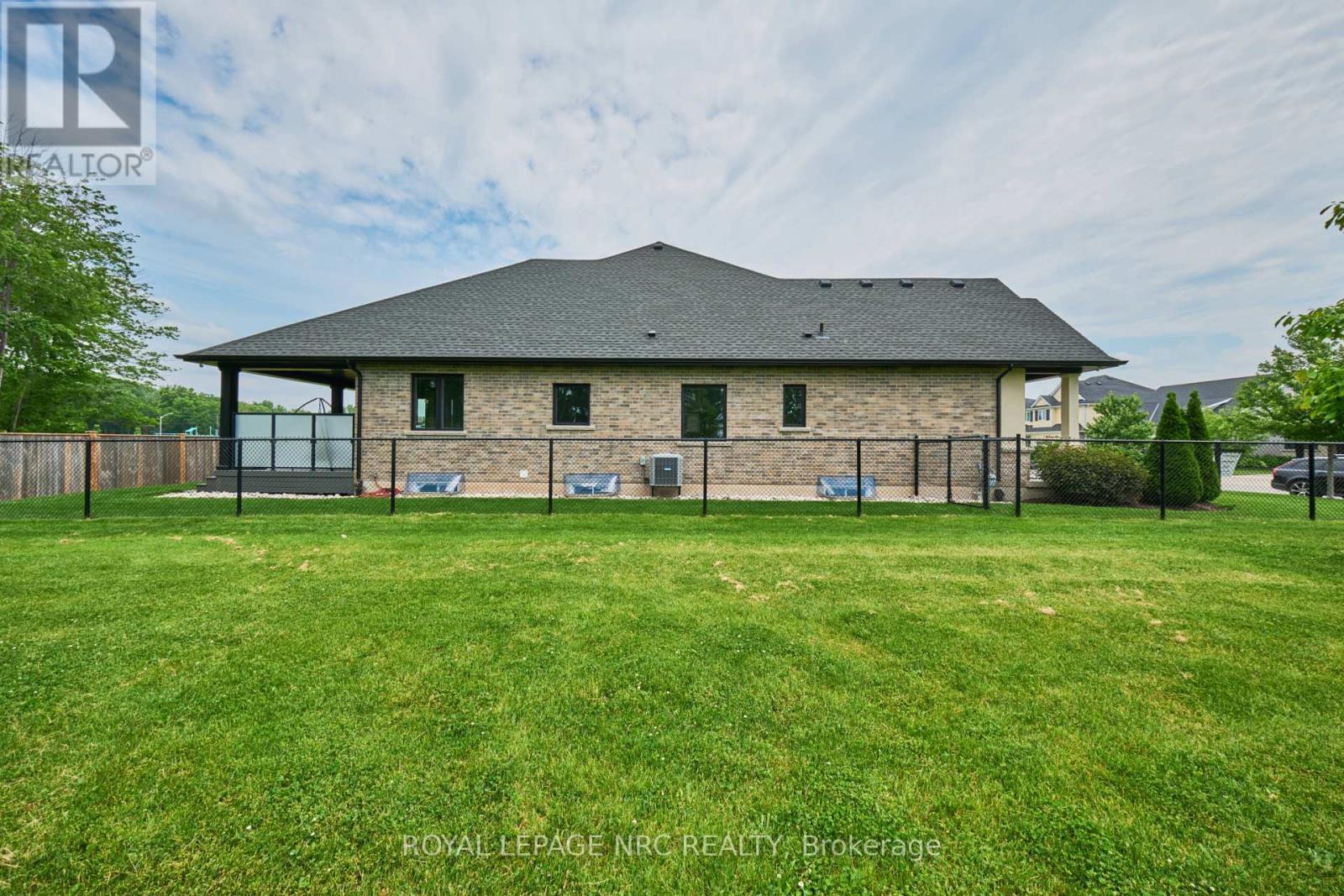 












2 MCFARLAND STREET

,
Thorold (Hurricane/Merrittville),




Ontario
L2V0J2

