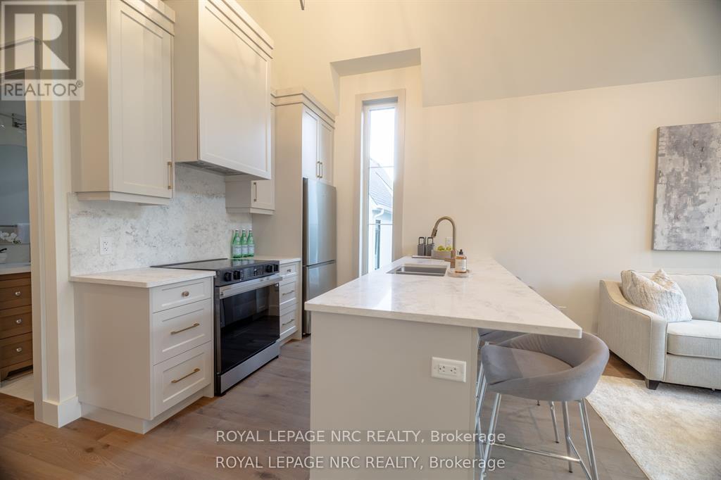 












281 ELMWOOD AVENUE

,
Fort Erie (Crystal Beach),




Ontario
L0S1B0

