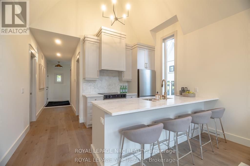 












281 ELMWOOD AVENUE

,
Fort Erie (Crystal Beach),




Ontario
L0S1B0

