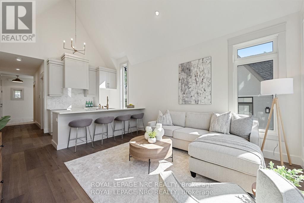 












281 ELMWOOD AVENUE

,
Fort Erie (Crystal Beach),




Ontario
L0S1B0

