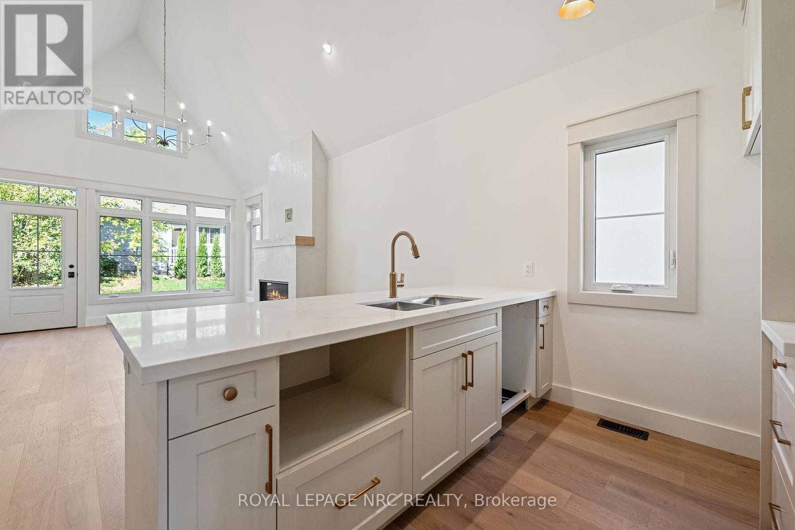 












4058 GLENSPRING ROAD

,
Fort Erie (Crystal Beach),




Ontario
L0S1B0

