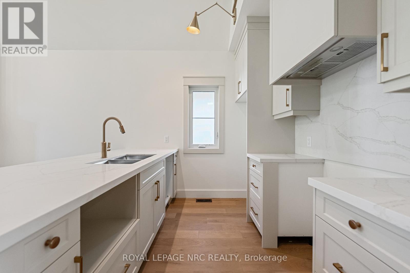 












4058 GLENSPRING ROAD

,
Fort Erie (Crystal Beach),




Ontario
L0S1B0

