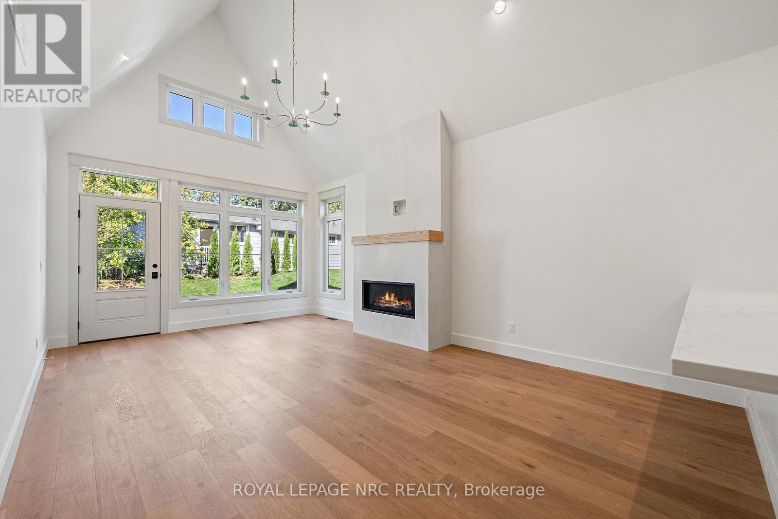 












4058 GLENSPRING ROAD

,
Fort Erie (Crystal Beach),




Ontario
L0S1B0

