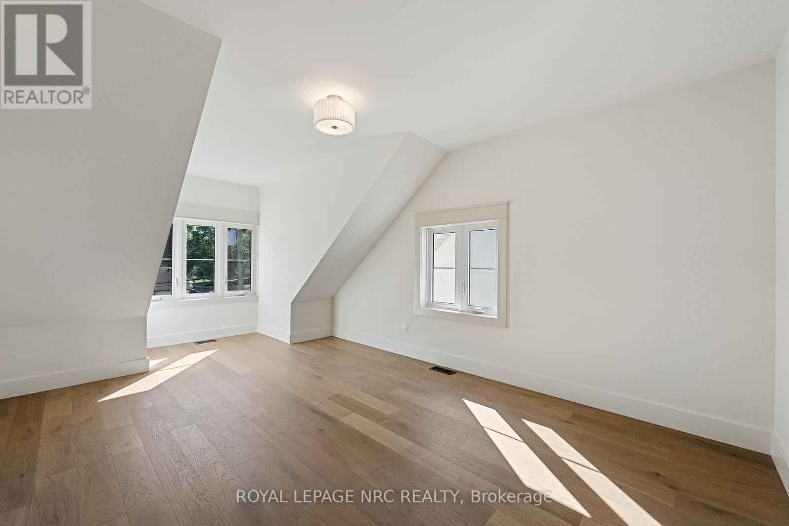 












4058 GLENSPRING ROAD

,
Fort Erie (Crystal Beach),




Ontario
L0S1B0

