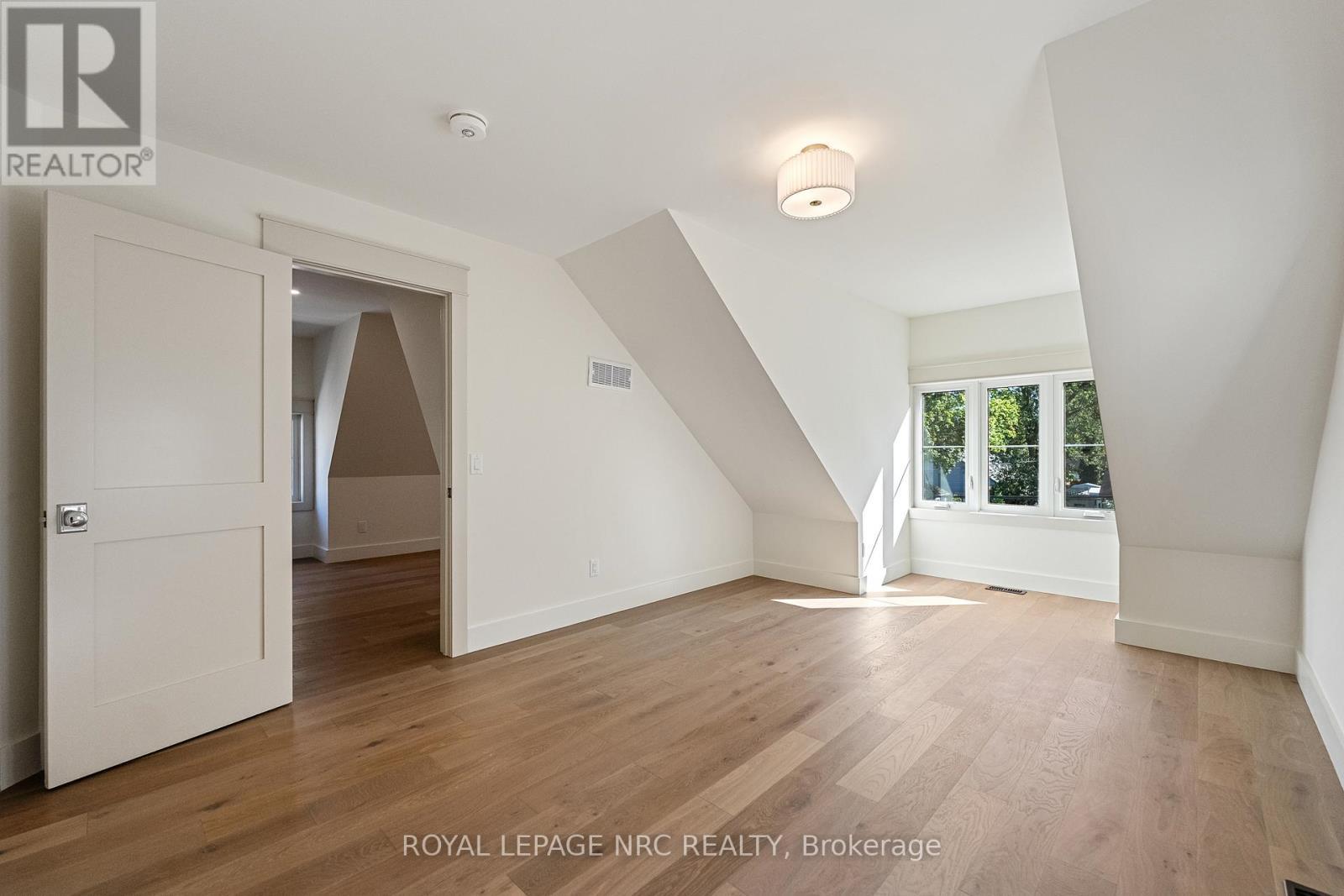 












4058 GLENSPRING ROAD

,
Fort Erie (Crystal Beach),




Ontario
L0S1B0

