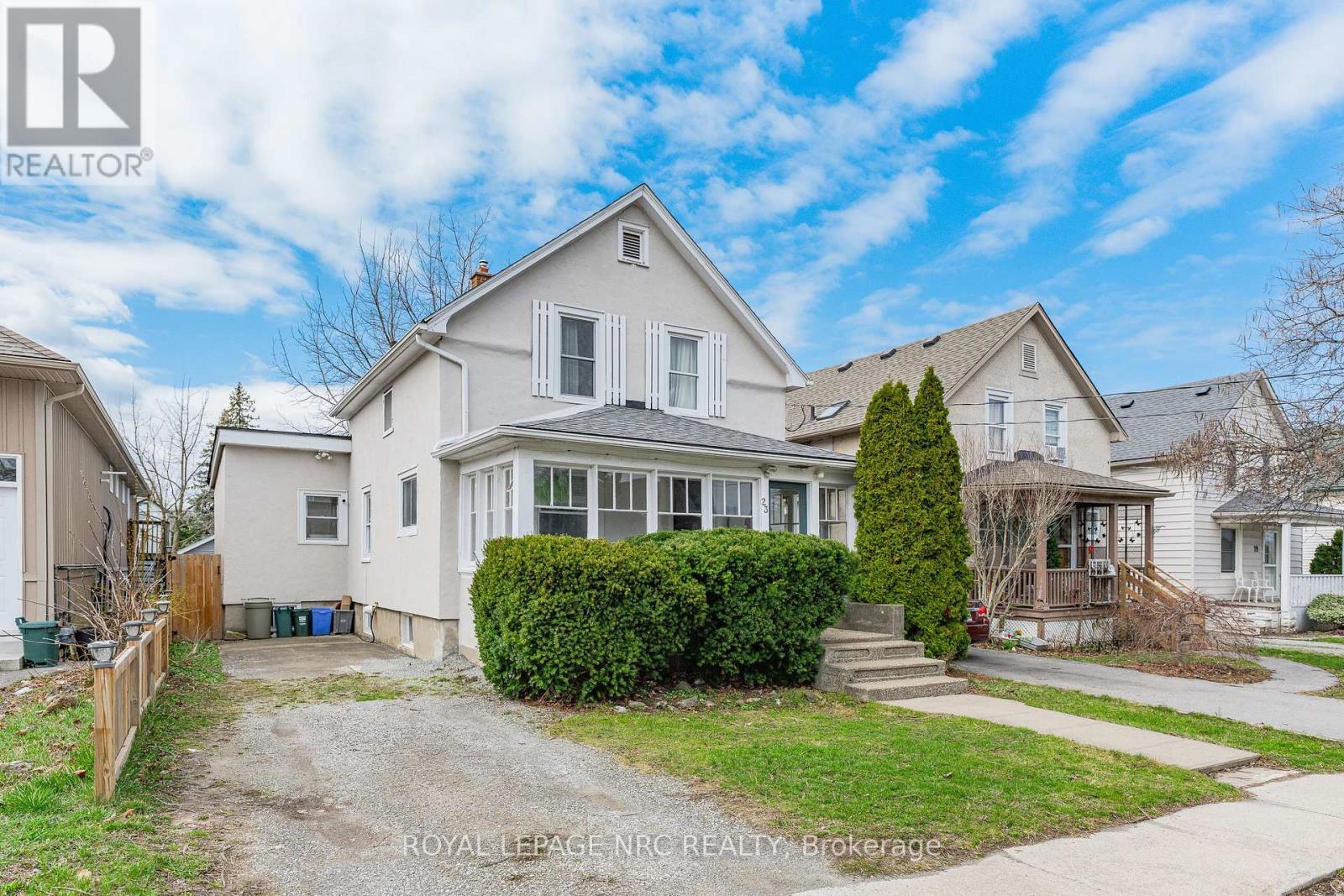 












23 PINECREST AVENUE

,
St. Catharines (Burleigh Hill),




Ontario
L2T1C6

