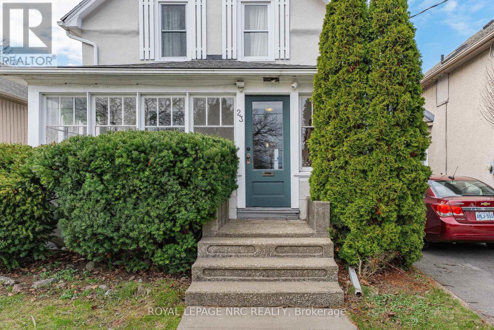 












23 PINECREST AVENUE

,
St. Catharines (Burleigh Hill),




Ontario
L2T1C6

