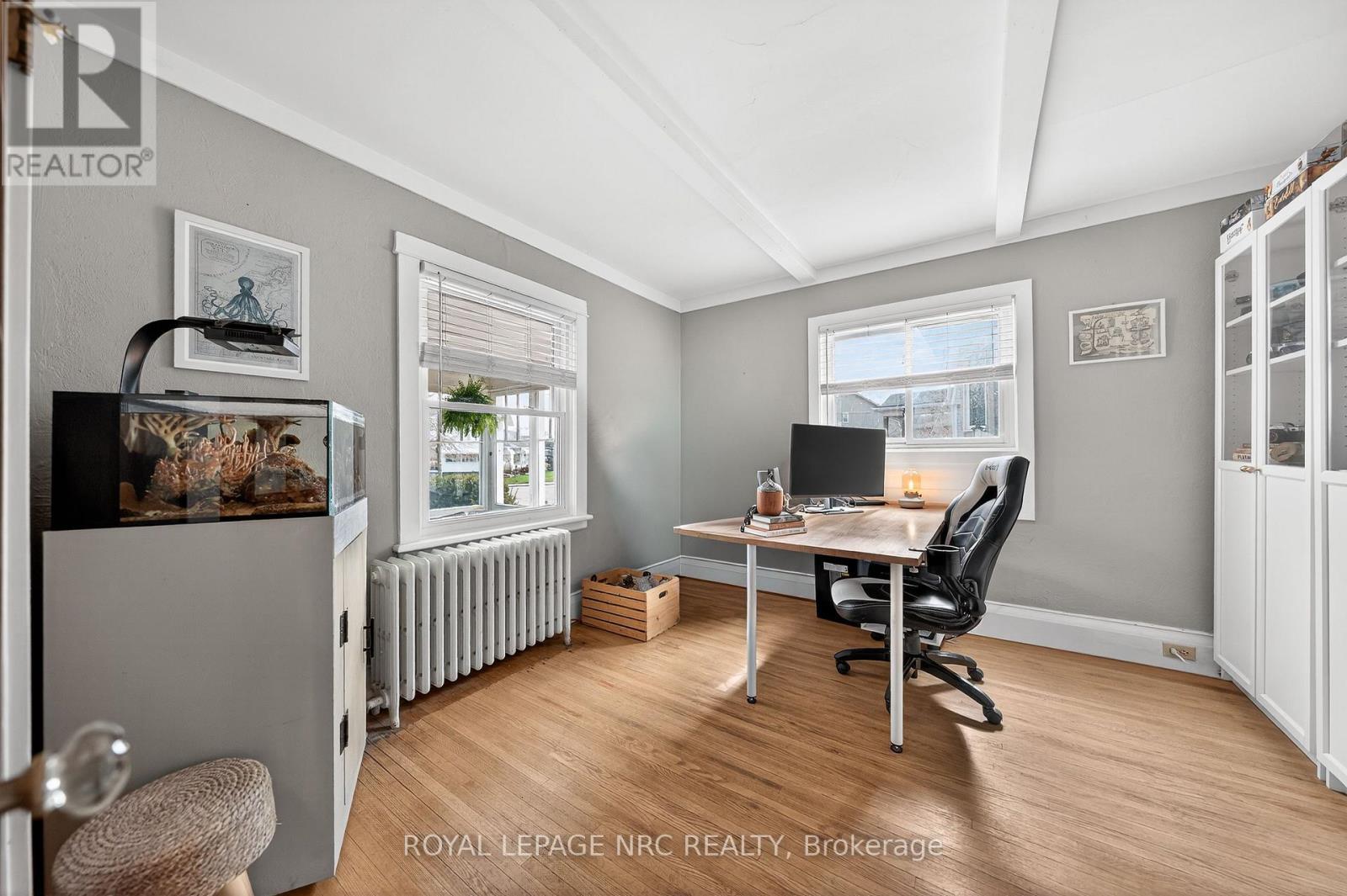 












23 PINECREST AVENUE

,
St. Catharines (Burleigh Hill),




Ontario
L2T1C6

